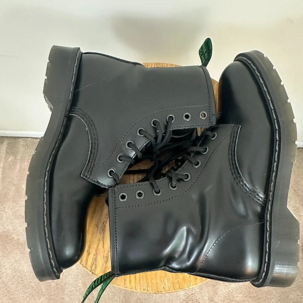 Solovair Hi-Shine 8 Eye Mens Black Leather Suspension Soles 7.5 US Derby Boots